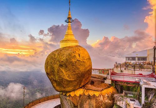 Le rocher d’or et la relique de cheveux de Bouddha
